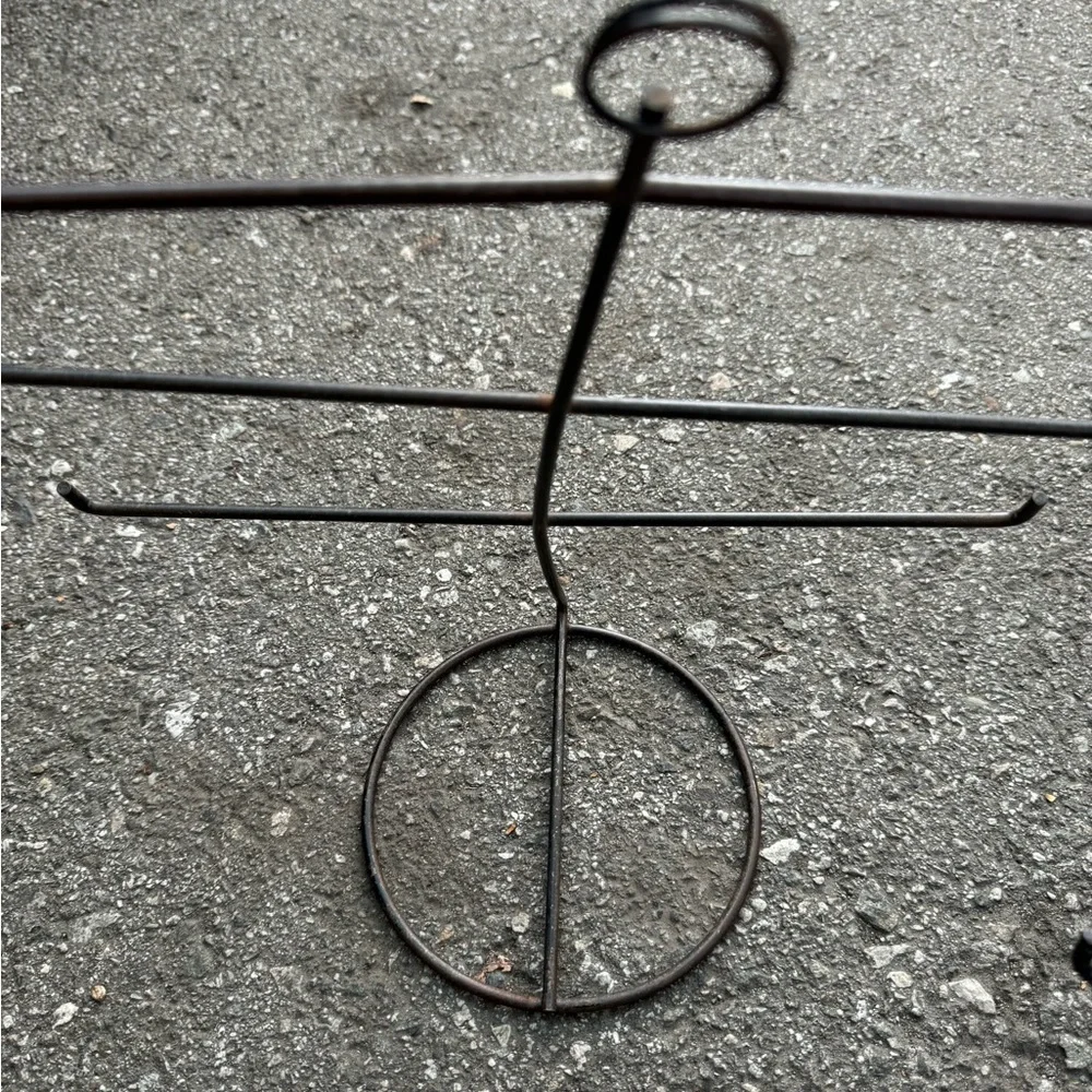 Display hanging wires